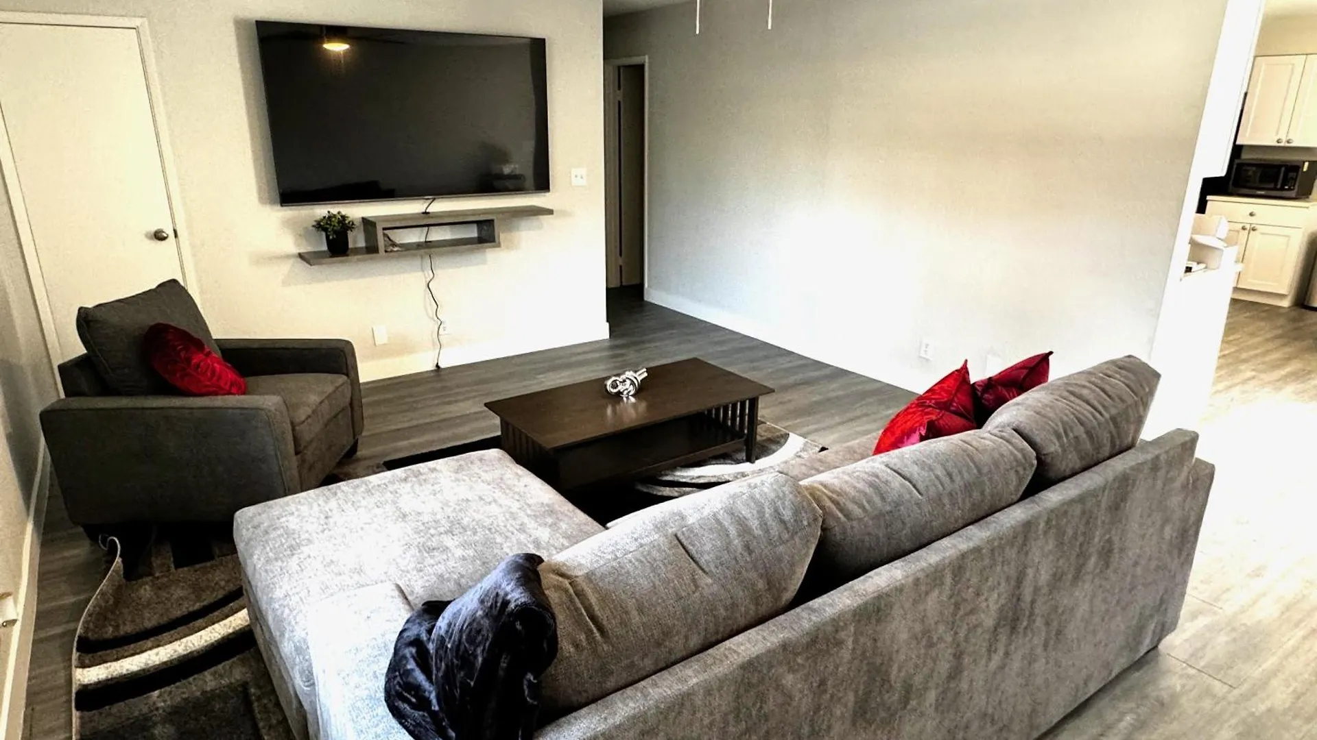 Downtown Las Vegas Walk Everywhere Turnkey Mid-Century Apartments Fully Furnished & Renovated!