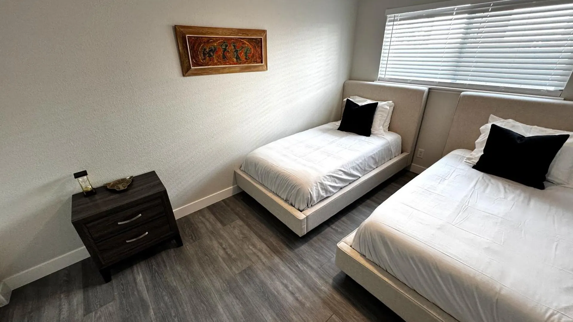 Downtown Las Vegas Walk Everywhere Turnkey Mid-Century Apartments Fully Furnished & Renovated!