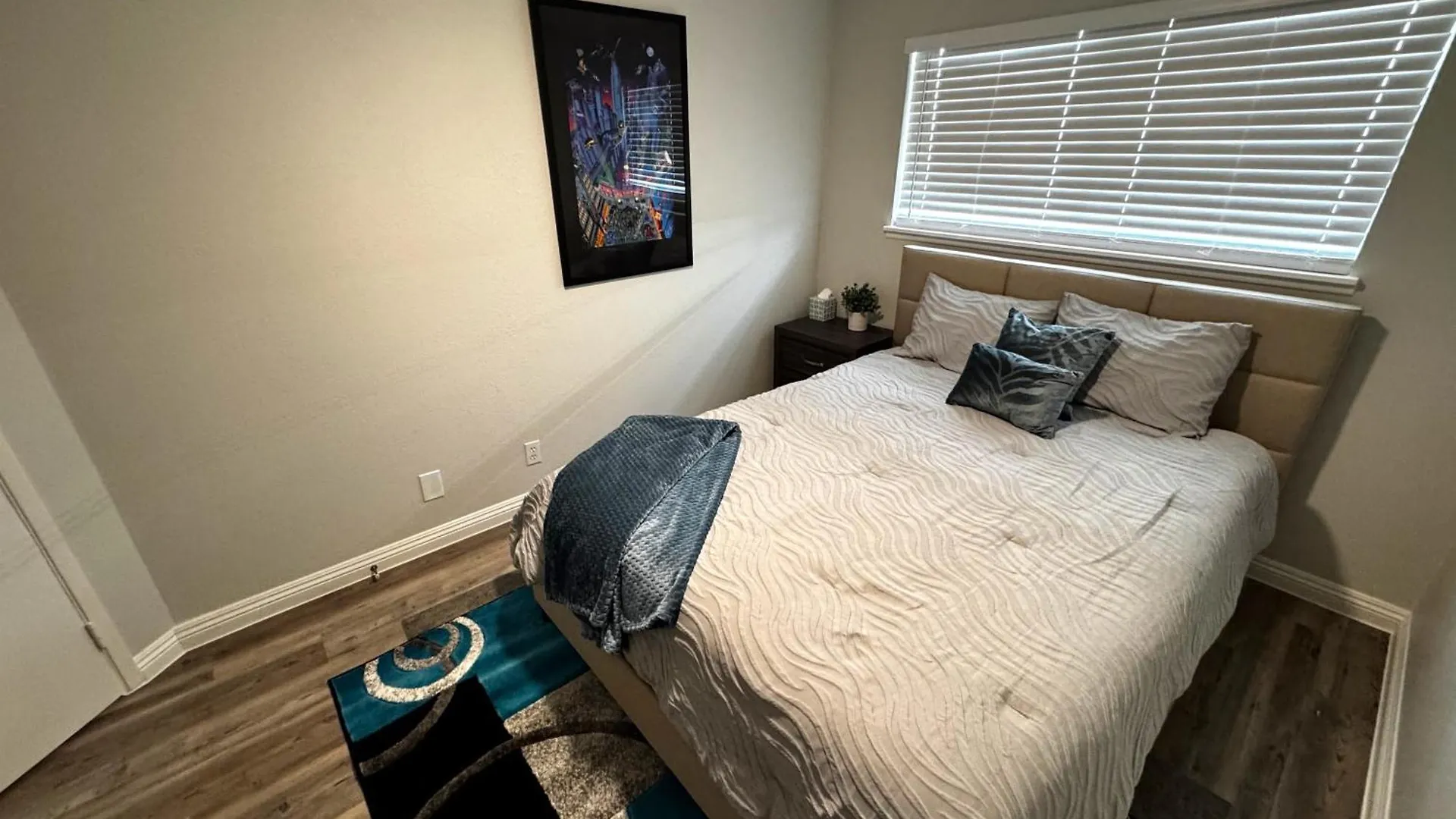 Downtown Las Vegas Walk Everywhere Turnkey Mid-Century Apartments Fully Furnished & Renovated!