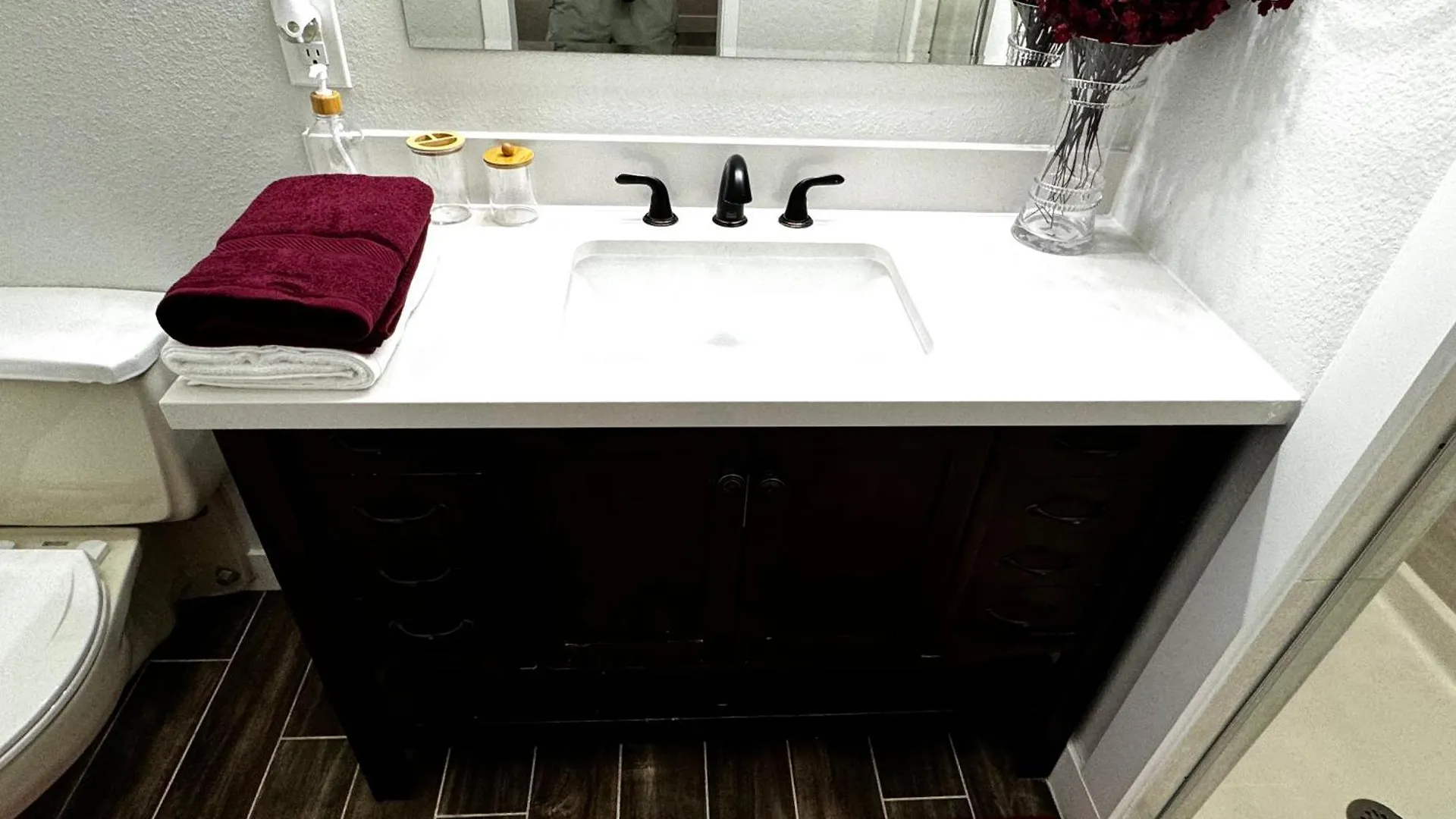 Downtown Las Vegas Walk Everywhere Turnkey Mid-Century Apartments Fully Furnished & Renovated! États-Unis