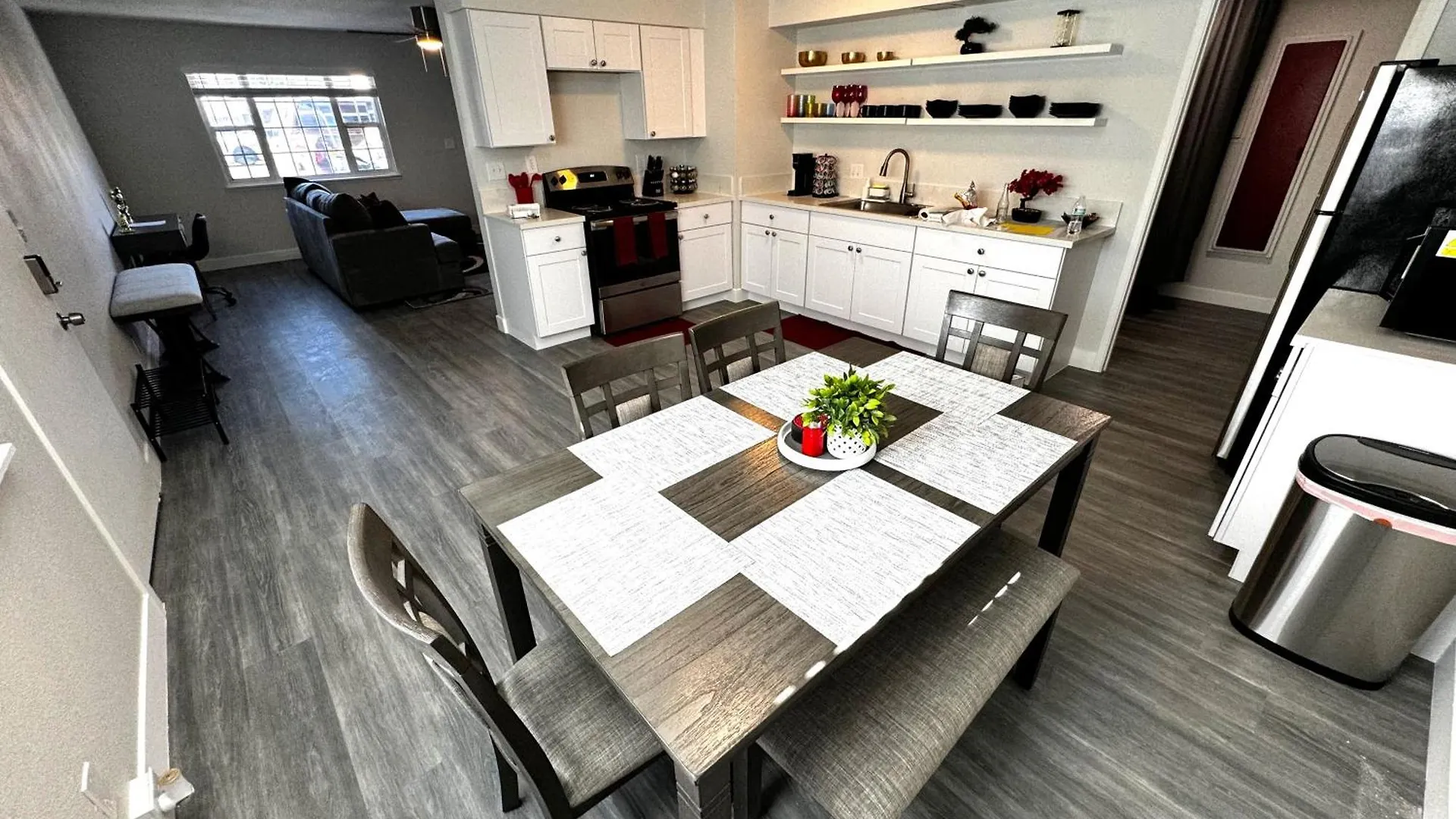 Downtown Las Vegas Walk Everywhere Turnkey Mid-Century Apartments Fully Furnished & Renovated!